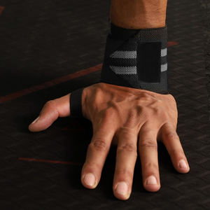 Muñequeras de Neopreno Personalizables para Entrenamiento de Levantamiento de Pesas - Protección Profesional Resistente, Transpirable y Ligera - Product Image 4