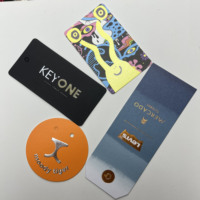 Étiquettes volantes personnalisées en gros pour vêtements, étiquettes imprimées en papier avec cordon/ficelle