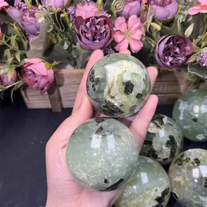 Sfera di pietra naturale sfera di pietra curativa sfera prehnite di cristallo per la decorazione della casa