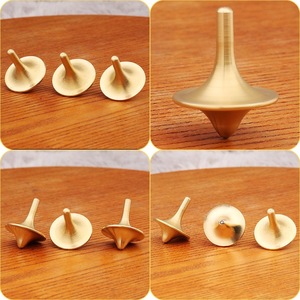 1 unidad Trompo giratorio de mano con acabado de bronce, Gadget antiestrés, Artesanía de latón, Venta al por mayor - Product Image 5