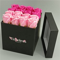 Emballage floral en rose préservée carrée fait main en gros avec inscription « Je t'aime » avec revêtement UV et gaufrage pour maman pour la fête des mères