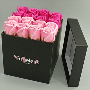 Confezione Floreale Artigianale con Rosa Stabilizzata 'Ti Amo' con Rivestimento UV e Goffratura per la Festa della <span class=keywords><strong>Mamma</strong></span> - Product Image 2