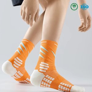 Chaussettes de sport pour hommes, mi-mollet, en coton épais, avec semelle en tissu éponge absorbant la transpiration, antidérapantes, pour le basketball, le cyclisme, le marathon et la course à pied - Product Image 3