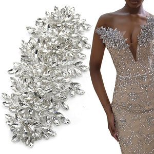 glitter dress accessories Zapaka Women Glitter Black Sequins Fringes 1920s Gatsby Dress with  Accessories Set – ZAPAKA main image 1