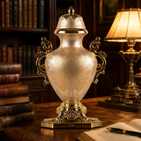 Vase urne de luxe européen doré à motif paon avec poignées, fait main, pour décoration de mariage et de maison, pièce maîtresse