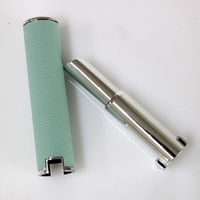 Tube à lèvres vide rond en cuir de mouton, conteneur pour baume à lèvres artisanal, emballage cosmétique en plastique avec logo personnalisé imprimé