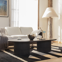 Table basse ovale en bois massif de luxe antique avec un design wabi-sabi, fabriquée à la main et écologique pour le salon et l'hôtel