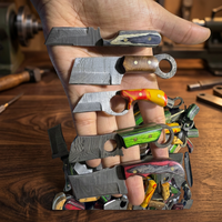 Couteau de chasse et de survie à lame fixe mini, forgé à la main en acier Damas de haute qualité, pointe tombante, manche en résine OEM