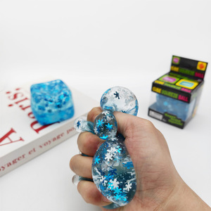 ของเล่นบีบก้อนน้ำแข็งวิบวับ GL Glitter Ice Cube น่ารัก ยอดนิยม ของเล่นบีบสควิชชี่ ของเล่นเสริมพัฒนาการสำหรับเด็ก 2026 ของเล่นบีบคลายเครียด Magic Cube - Product Image 2