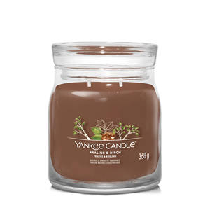 Yankee Candle - Candela in Vaso Medio con 2 Stoppini, Profumo Praline e Betulla - Product Image 1