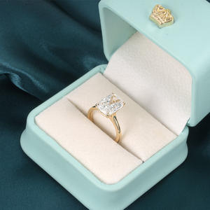 แหวนหมั้น/แต่งงานดีไซน์ทันสมัย ประดับเพชรแล็บเกรด 4 กะรัต ทรงเรเดียนท์คัท ชุบทองคำขาว 14k สี DEF รับรองโดย IGI สำหรับผู้หญิง - Product Image 5