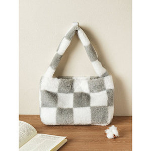 Borse Casual all'uncinetto per ragazze borse con fodera in lana decorate con catene lettere sciarpe Logo modello borsa a tracolla - Product Image 1