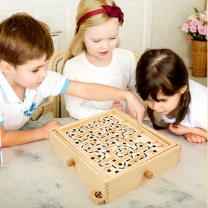 All'ingrosso <span class=keywords><strong>giochi</strong></span> <span class=keywords><strong>da</strong></span> <span class=keywords><strong>tavolo</strong></span> <span class=keywords><strong>educativi</strong></span> interattivi transfrontalieri in legno palla labirinto per bambini adulti Street Focus giocattoli di sviluppo - Product Image 1