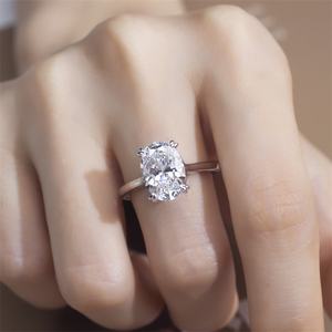 Anillo de diamantes ovalados de oro blanco de 14 quilates Messi Jewelry MSR-1480 para mujer - Product Image 5