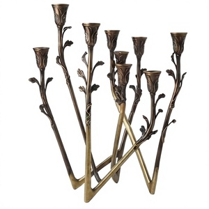 Candélabre en métal bronze antique en forme de branche de cerf, porte-bougie décoratif pour la décoration de la maison - Product Image 2