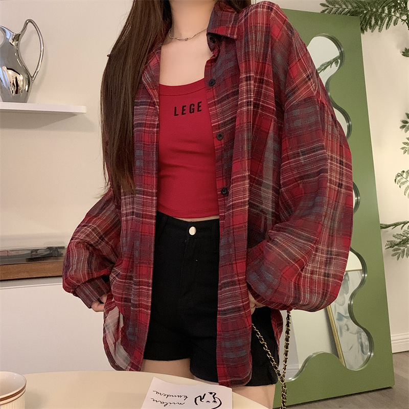 Red lattice sunscreen shirt