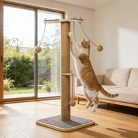 Tour de griffoir et de jeu pour chat en bois, base robuste avec corde en sisal et boule à clochette suspendue pour chats actifs