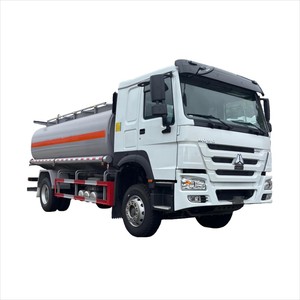รถบรรทุกน้ำมันดีเซล HOWO 4x2 10000 ลิตร พร้อมปั๊มและมิเตอร์สำหรับเติมน้ำมันในสถานีบริการน้ำมัน - Product Image 1