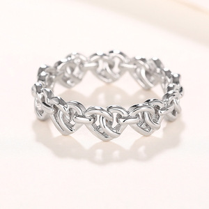 Anello a Catena con Cuore per Donne, Gioiello da Dito Minimalista e alla Moda - Product Image 2