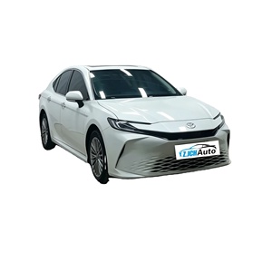La <span class=keywords><strong>Toyota</strong></span> Camry 2.0GVP Luxury 2024 la plus vendue, berline intermédiaire à intérieur sombre avec <span class=keywords><strong>4</strong></span> <span class=keywords><strong>portes</strong></span> et 5 sièges - Product Image 1