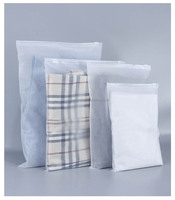 Meilleur Prix 100 Sacs d'emballage à fermeture éclair à faible MOQ pour vêtements, en PVC/PE/EVA, impression offset, avec valve de scellage et poignée, pour le rangement de bijoux
