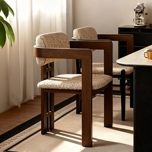 Sedia da Pranzo di Alta Gamma <span class=keywords><strong>in</strong></span> <span class=keywords><strong>Legno</strong></span> di Frassino Bianco Stile Medievale <span class=keywords><strong>con</strong></span> Braccioli e Seduta Imbottita Design Antico per Uso Domestico - Product Image 3