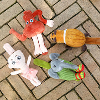 En gros, Porte-clés en peluche super douce Shanhaijing Banana Monkey Doll avec anneau de fixation unique et bâtonnet en bois, pour le soulagement du stress des enfants