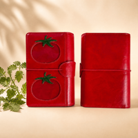 Carnet A6 en cuir PU rouge, motif tomate, design à trois volets avec emplacements pour cartes intégrés, carnet portable en cuir pour la vente en gros en usine