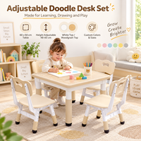 Ensemble table et chaise d'étude carrées pour enfants avec hauteur réglable, plateau inscriptible et coins arrondis pour la maternelle