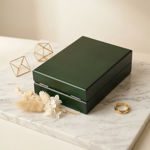 Scatola <span class=keywords><strong>Portagioie</strong></span> in <span class=keywords><strong>Legno</strong></span> di Alta Qualità con Finitura Lucida, Coperchio a Ribalta, Interno Morbido, Forma Rettangolare, Stampa a Caldo Oro <span class=keywords><strong>e</strong></span> <span class=keywords><strong>Argento</strong></span> - Product Image 6