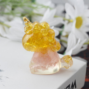 Ornements en résine faits à <span class=keywords><strong>la</strong></span> main, <span class=keywords><strong>d</strong></span>écorations en cristal en forme de petit cheval bicolore pour le bureau et le salon, pour <span class=keywords><strong>la</strong></span> <span class=keywords><strong>d</strong></span>écoration de bureau. - Product Image 3