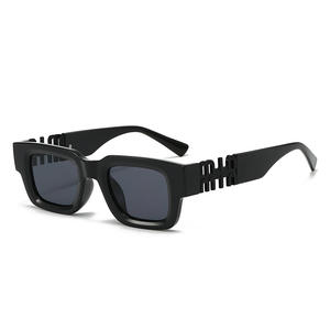 Gafas de sol para mujer con montura pequeña, protección UV400, montura completa de PC, tipo 3 lentes, YC8830-B5, tendencia en TikTok - Product Image 4