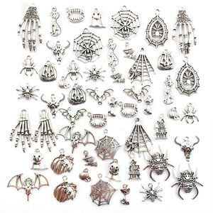 DIY Retro Aleación de Zinc Halloween colgante accesorios araña murciélago esqueleto mano COLLAR COLGANTE colgante - Product Image 1