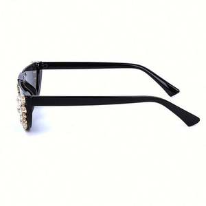 Vente en gros de lunettes de soleil pour femmes, mode 2020, luxe, demi-montures, lunettes de soleil œil de chat avec strass - Product Image 4