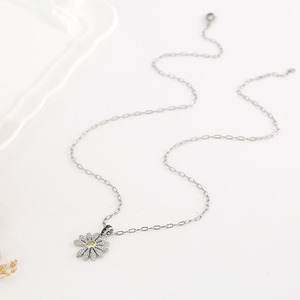 <span class=keywords><strong>Collana</strong></span> <span class=keywords><strong>con</strong></span> Ciondolo a <span class=keywords><strong>Margherita</strong></span> in Argento Placcato <span class=keywords><strong>con</strong></span> Zirconi, Catena a Maglie, Gioiello Unisex in Rame, Vendita all'Ingrosso - Product Image 5