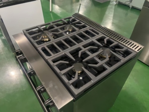 30 pouces 4,63 pieds cubes Cuisinière de cuisine 4 brûleurs à gaz et four électrique à convection, acier inoxydable PVD noir et accents noir mat - Product Image 4