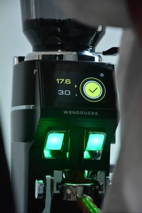 Molinillo de Titanio de 90 mm con Escala y Control de Velocidad para Cafeteras Semiautomáticas - Product Image 4