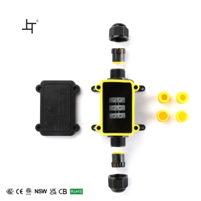 Sturdy 2 Way Junction Boxes 1 in 1 Out IP67 Waterproof Plastic Electrical Enclosure LED Connection Box