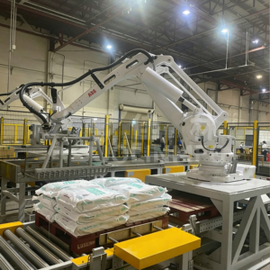 Ligne de palettisation et d'emballage automatique pour sacs tissés avec pesage et codage, robot 6 axes robuste et personnalisable - Product Image 5