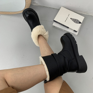 Bottines Martin pour femmes en cuir véritable et épaissies avec du coton pour la chaleur hivernale, bottines rétro courtes, bottines de travail décontractées - Product Image 3