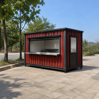 Maison mobile en acier léger avec murs en panneaux isolés et toit résistant aux intempéries