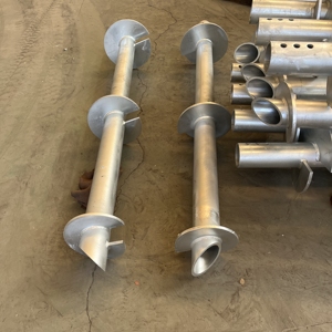 Piliers hélicoïdaux galvanisés d'acier au carbone d'immersion chaude pour la base de construction - Product Image 2