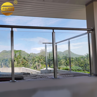 Rampe de balcon et design en verre, escalier en verre moderne, rampe de balcon sans cadre, balustrades, mains courantes, système de rampe en verre