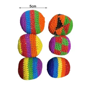 Ensemble <span class=keywords><strong>de</strong></span> balles Hacky Sack en crochet tricoté, sac à pieds fait main en crochet <span class=keywords><strong>pour</strong></span> enfants et adultes, idéal <span class=keywords><strong>pour</strong></span> jongler, frapper et jouer en extérieur - Product Image 2