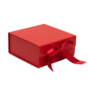 Customized Magnet Closure Folding Cardboard Packaging Luxury Red Wedding Favour Rigid Gift Box