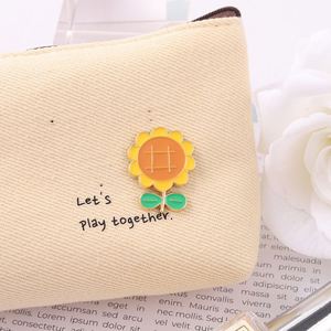 Pin de solapa de metal en blanco con diseño de girasol, broche con tarjeta de soporte, mini ramo de flores personalizado, pins de solapa de flor sólidos - Product Image 6