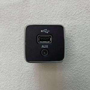 Port de charge frontal USB AUX compatible avec Jeep Cherokee Compass 2017-2021 5XG28DX9AD 5XG28DX9AC - Product Image 2