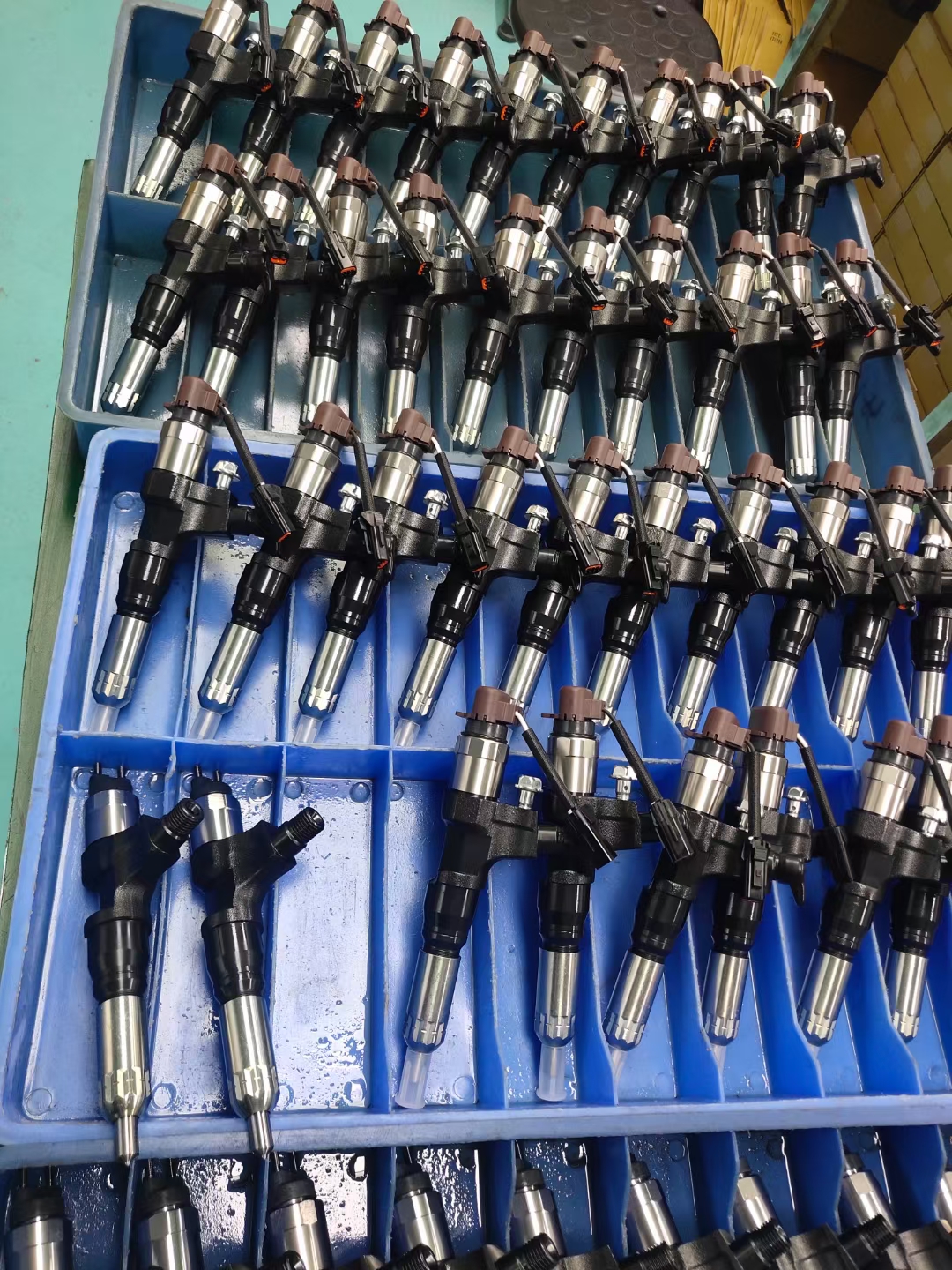 295050-1401 fuel injector 8-98238463-1 295050-1401 injector for ISUZU 4HK1 engine injector nozzle 8982384631 295050-1401