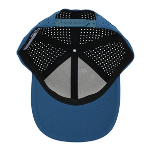 หมวกแก๊ปแบบมีรูระบายอากาศ 6 แผง ปีกโค้งเล็กน้อย ปรับขนาดได้ พร้อมป้ายยางกันน้ำ สำหรับกอล์ฟ รับผลิตตามแบบ OEM - Product Image 6