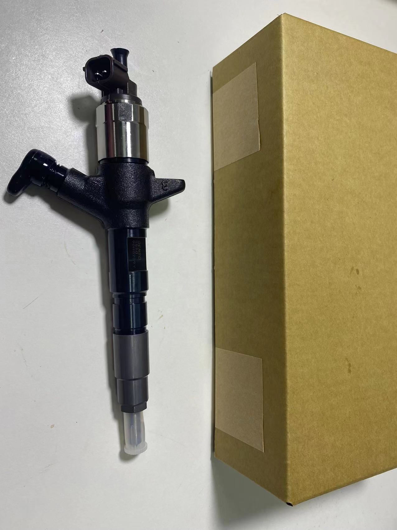 Hot Sale Diesel Injector Common Rail Injector 095000-5550 for HYUNDAI Auto Parts
